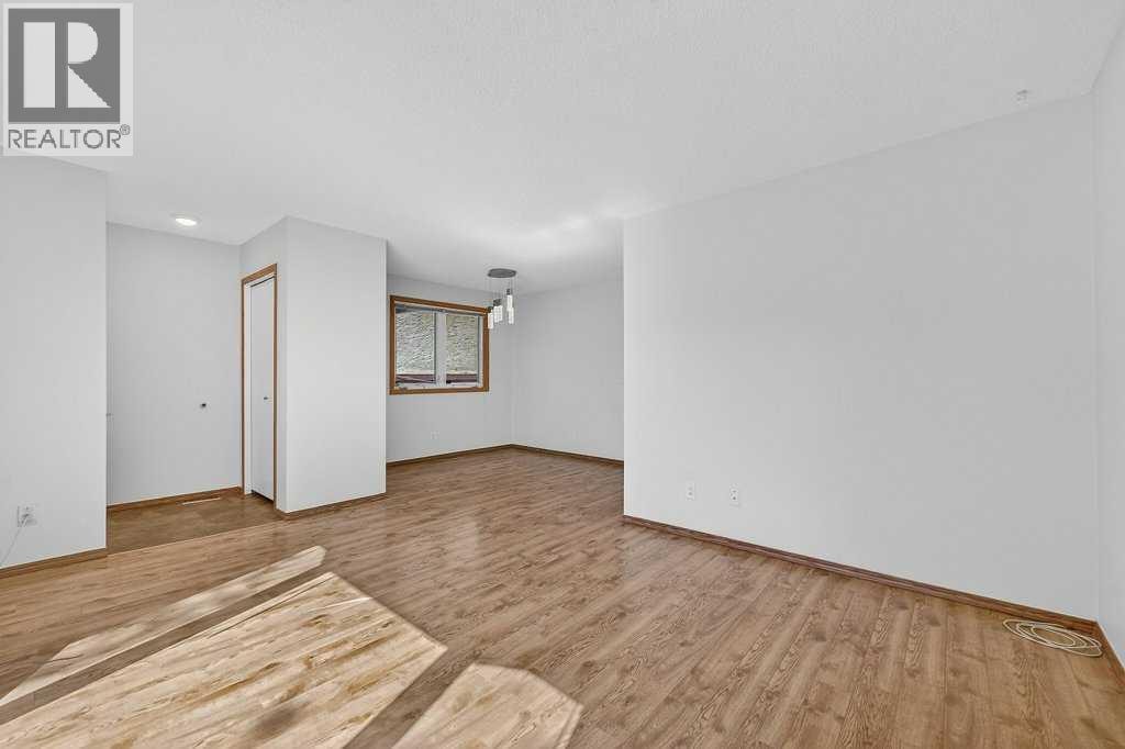 3304 Temple Way NE — photo 5