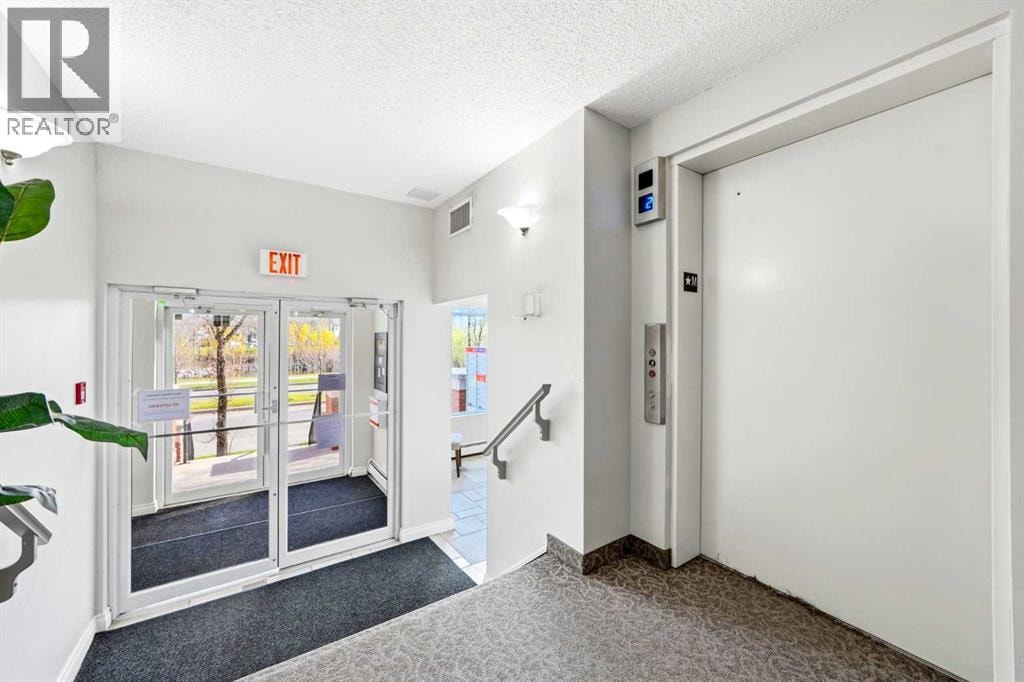 207, 60 Promenade Way SE — photo 4