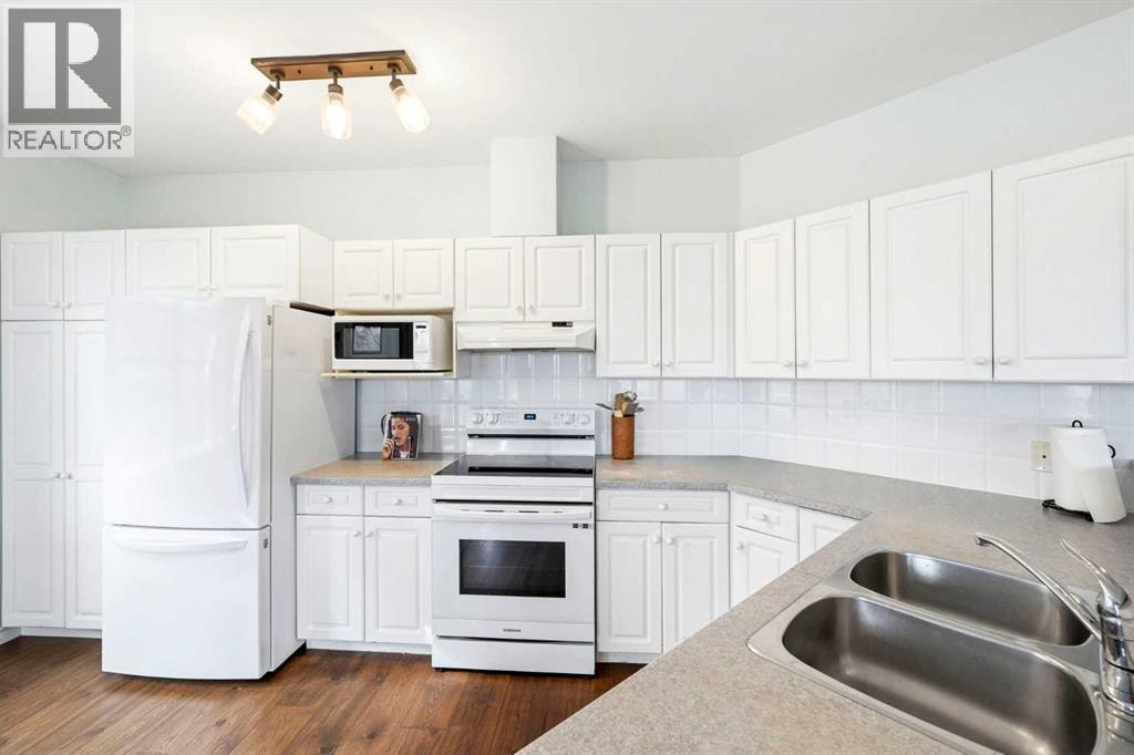 207, 60 Promenade Way SE — photo 10