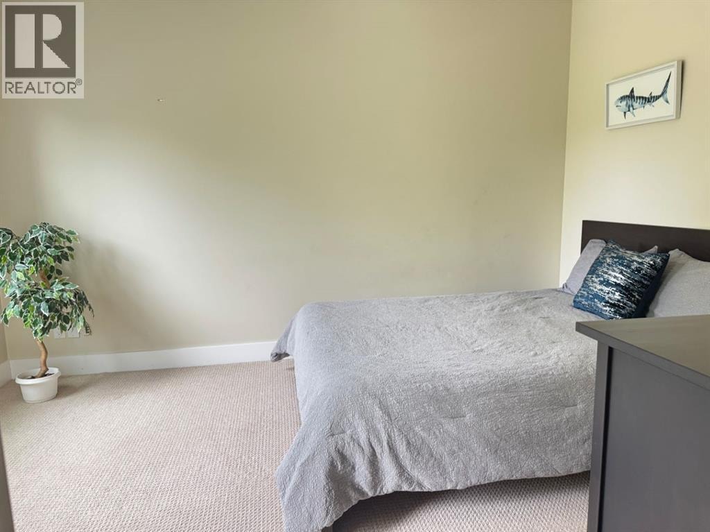 2821 Dallaire Avenue SW — photo 37