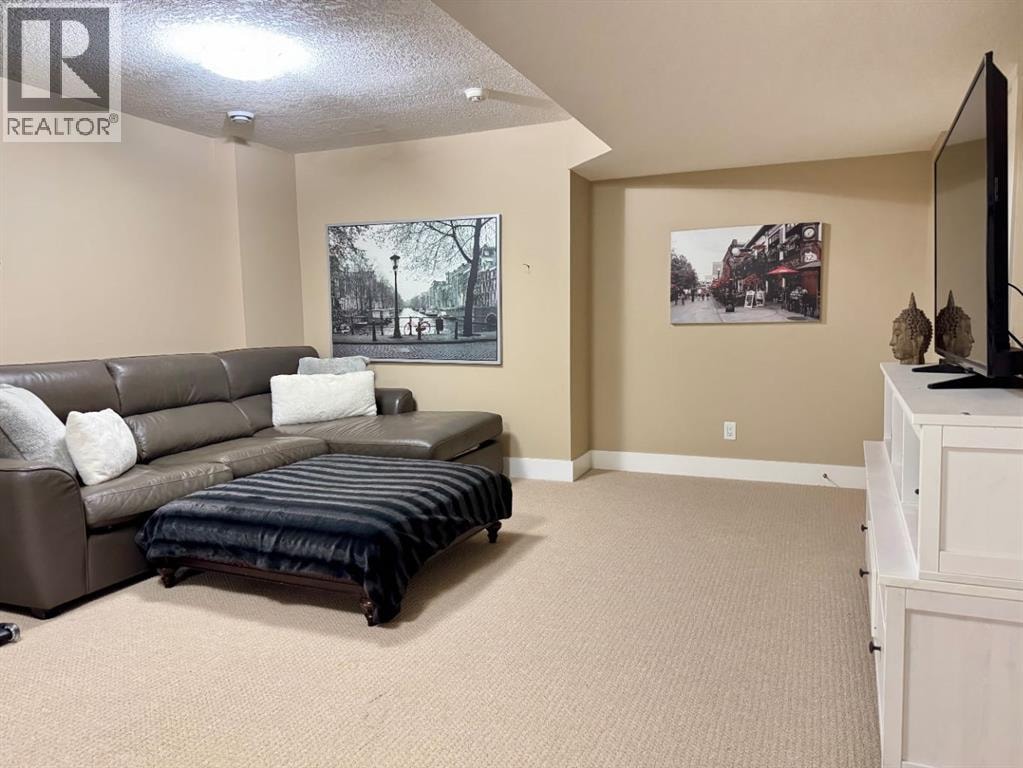 2821 Dallaire Avenue SW — photo 44