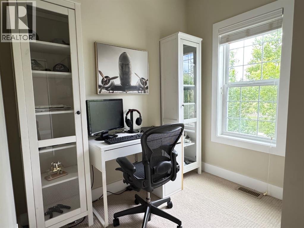 2821 Dallaire Avenue SW — photo 39