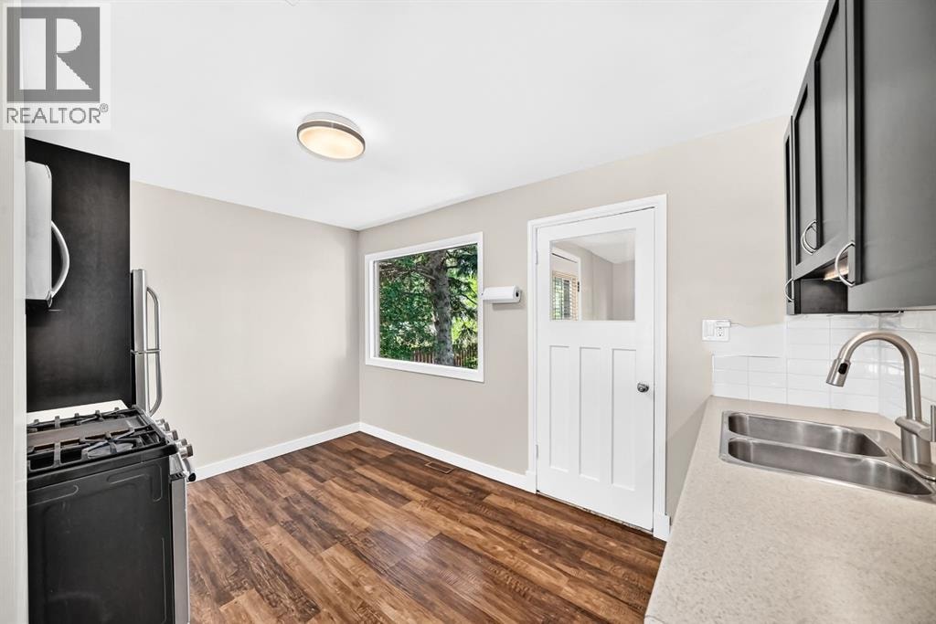 6012 33 Avenue NW — photo 10