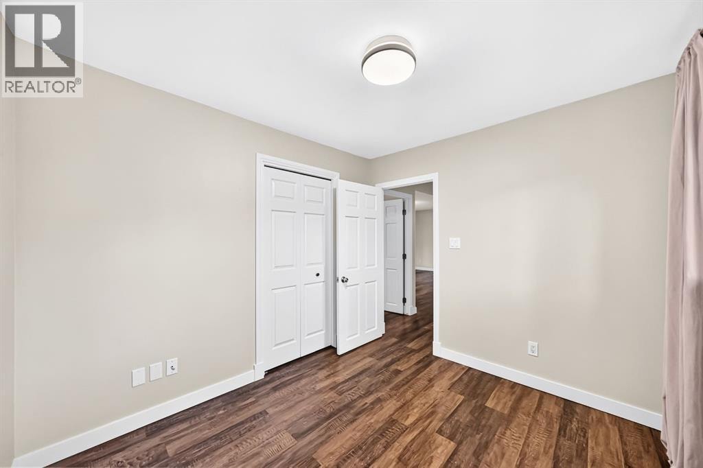 6012 33 Avenue NW — photo 19