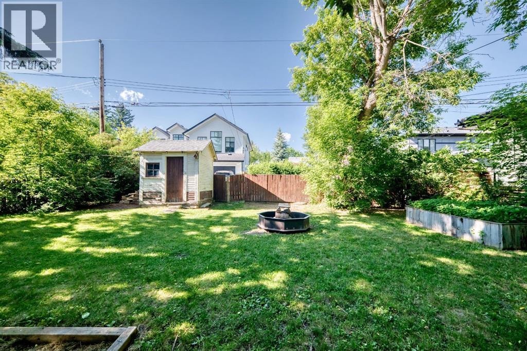 6012 33 Avenue NW — photo 29