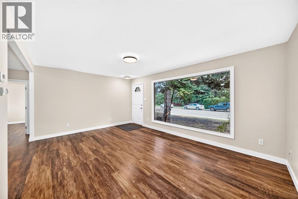 6012 33 Avenue NW — photo 5