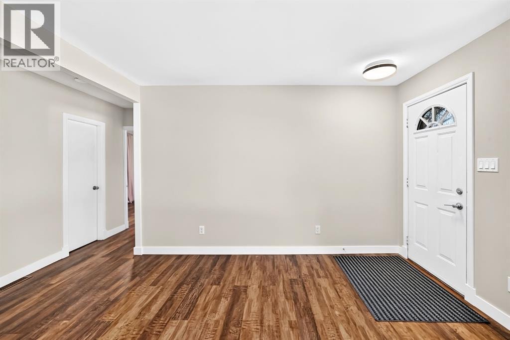 6012 33 Avenue NW — photo 6