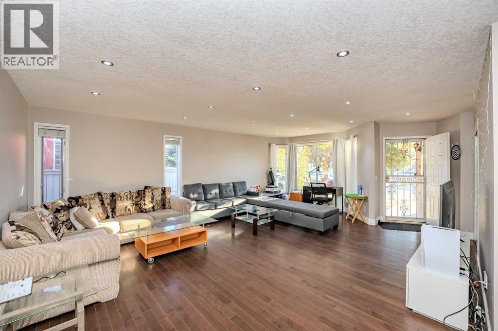 4 Del Ray Crescent NE — photo 4