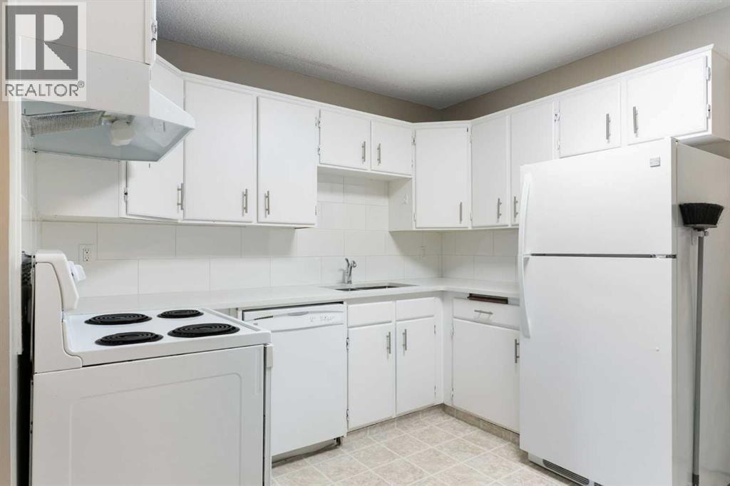 3101, 4001C 49 Street NW — photo 11