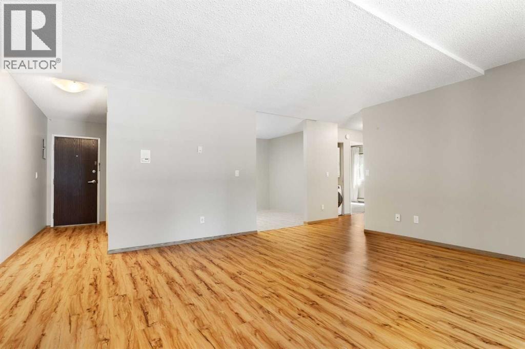 3101, 4001C 49 Street NW — photo 9