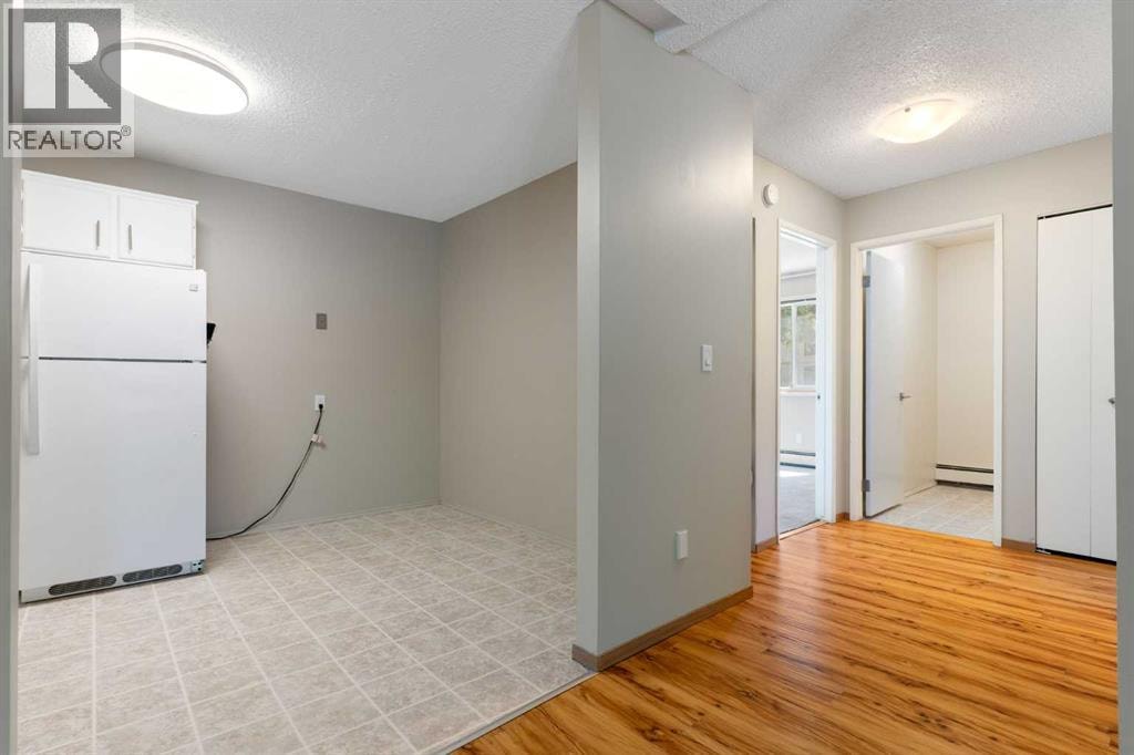 3101, 4001C 49 Street NW — photo 15