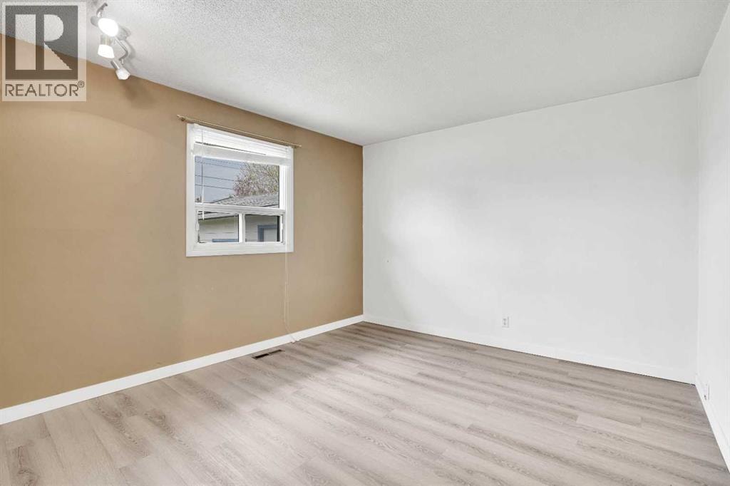 8316 43 Avenue NW — photo 19