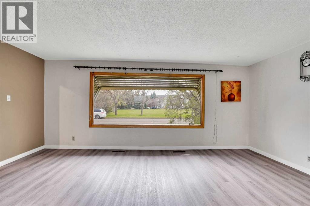 8316 43 Avenue NW — photo 3