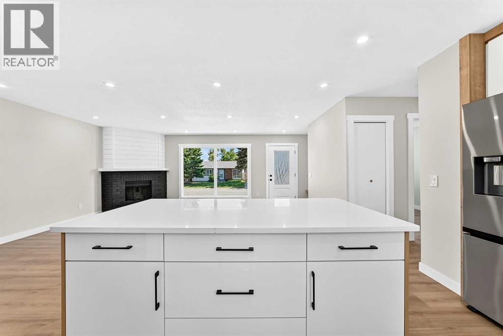 704 Malvern Drive NE — photo 9