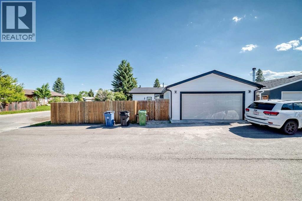 704 Malvern Drive NE — photo 46