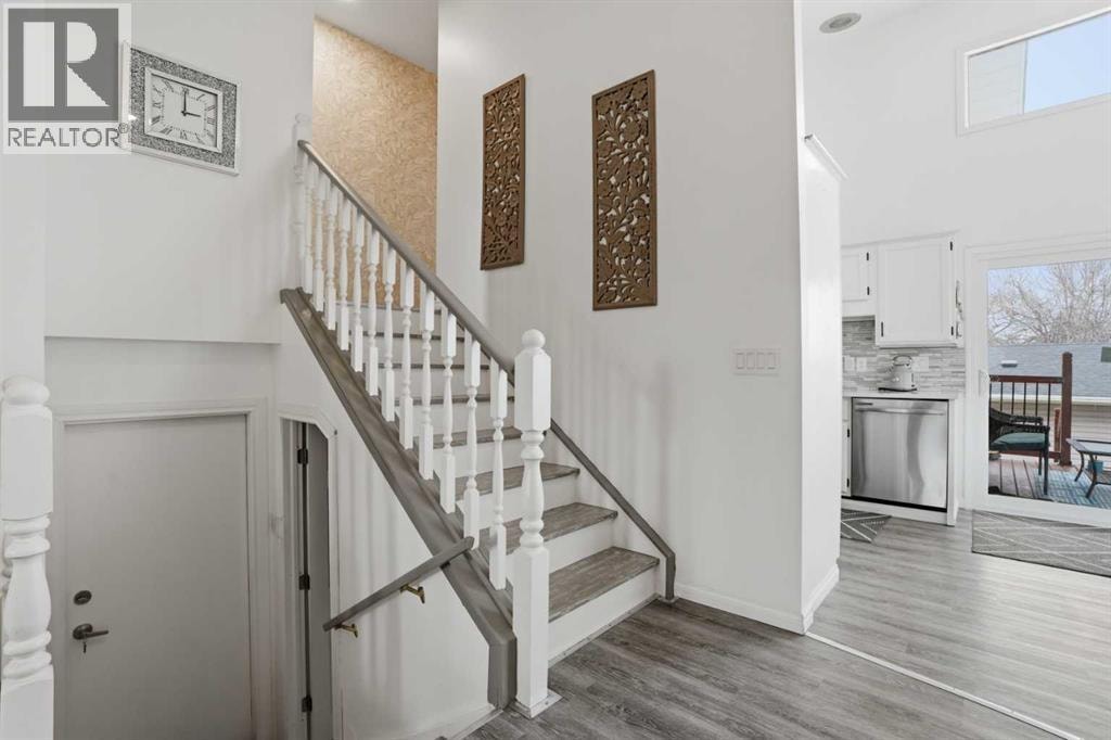 203 Shawglen Road SW — photo 13