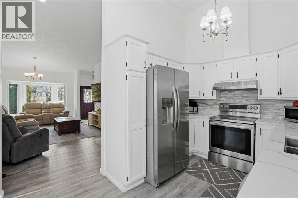 203 Shawglen Road SW — photo 11
