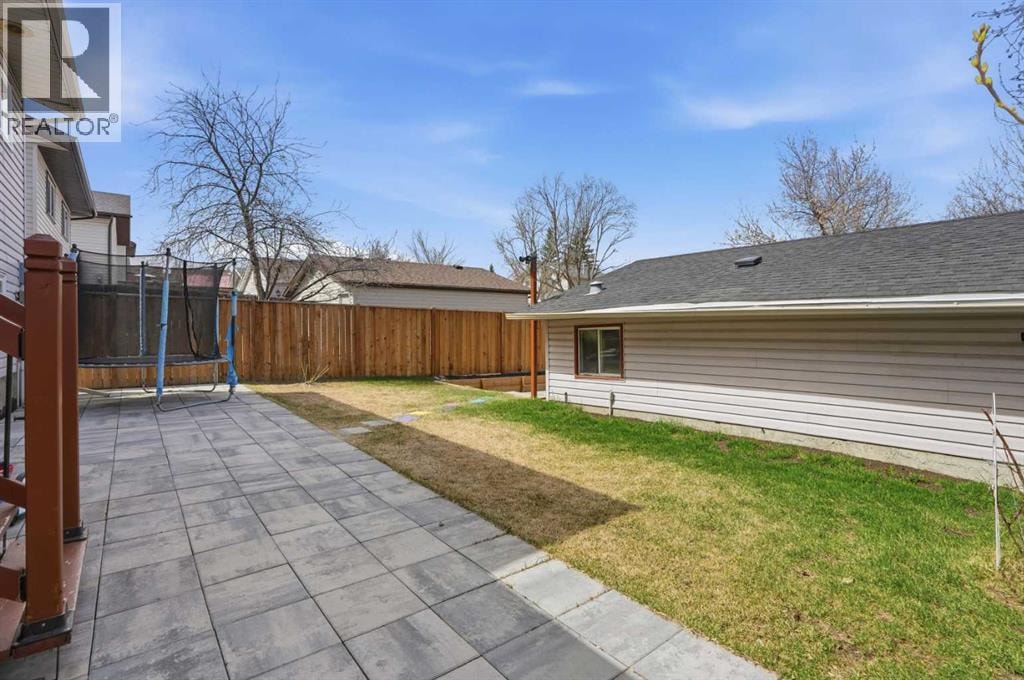 203 Shawglen Road SW — photo 37
