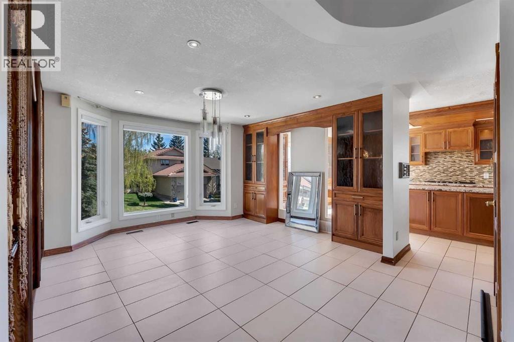 4 Edgehill Crescent NW — photo 8