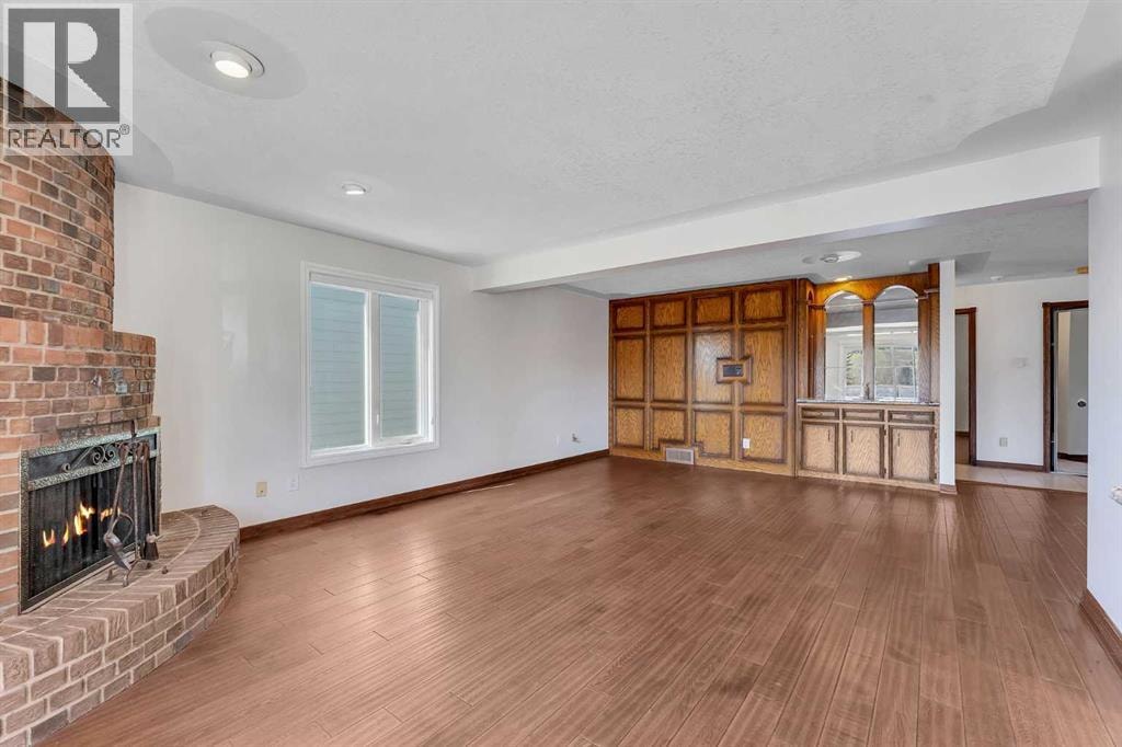 4 Edgehill Crescent NW — photo 11