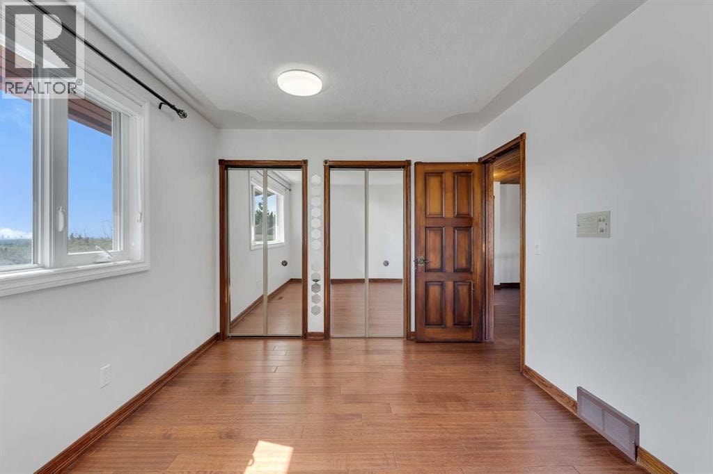 4 Edgehill Crescent NW — photo 30