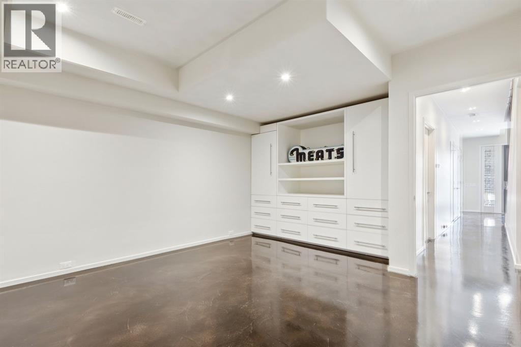 1119 15 Street NW — photo 38