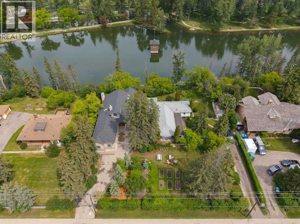 8808 48 Avenue — photo 23