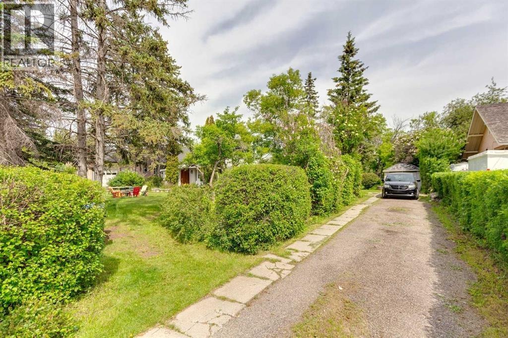 8808 48 Avenue — photo 44