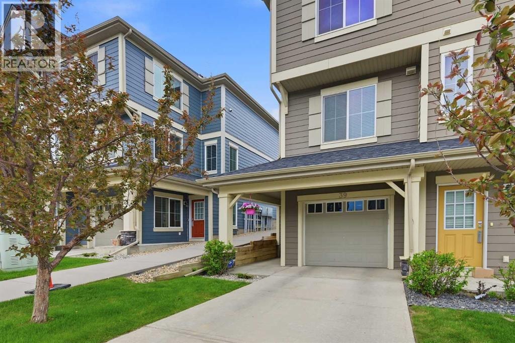 39 Kinlea Common NW — photo 1