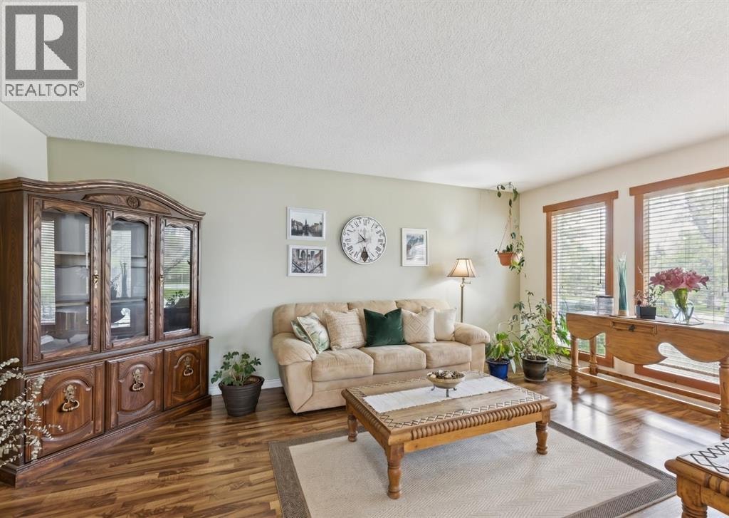 323 Ranchview Place NW — photo 5