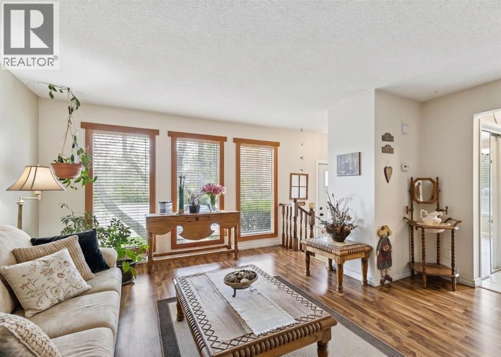 323 Ranchview Place NW — photo 3