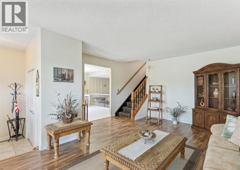 323 Ranchview Place NW — photo 4