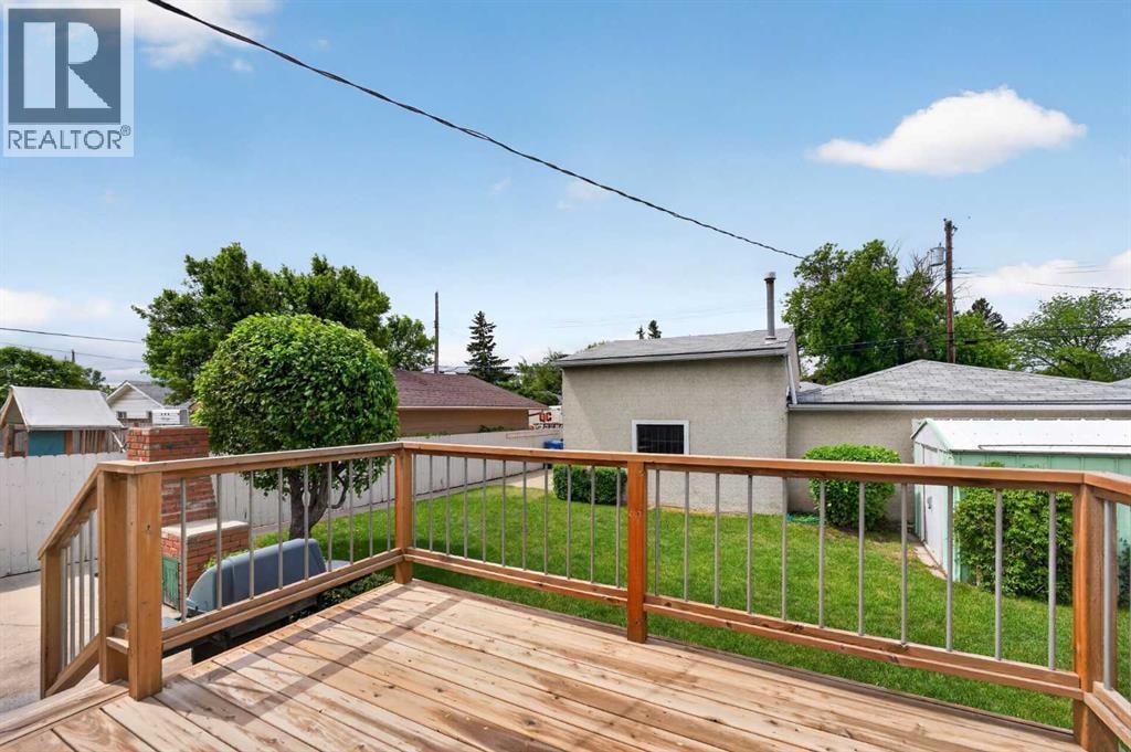 7435 25 Street SE — photo 32