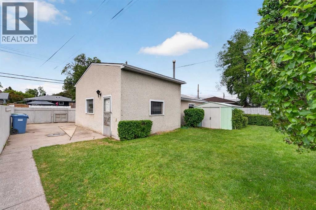 7435 25 Street SE — photo 37