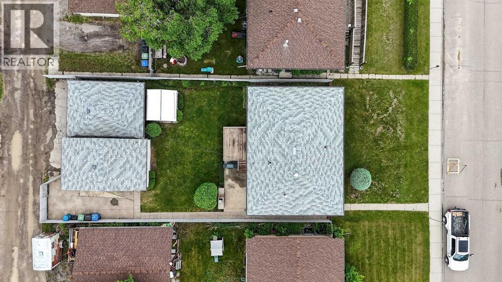 7435 25 Street SE — photo 9