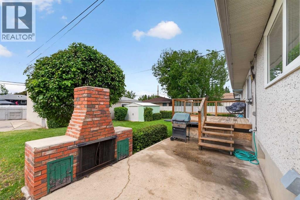 7435 25 Street SE — photo 34