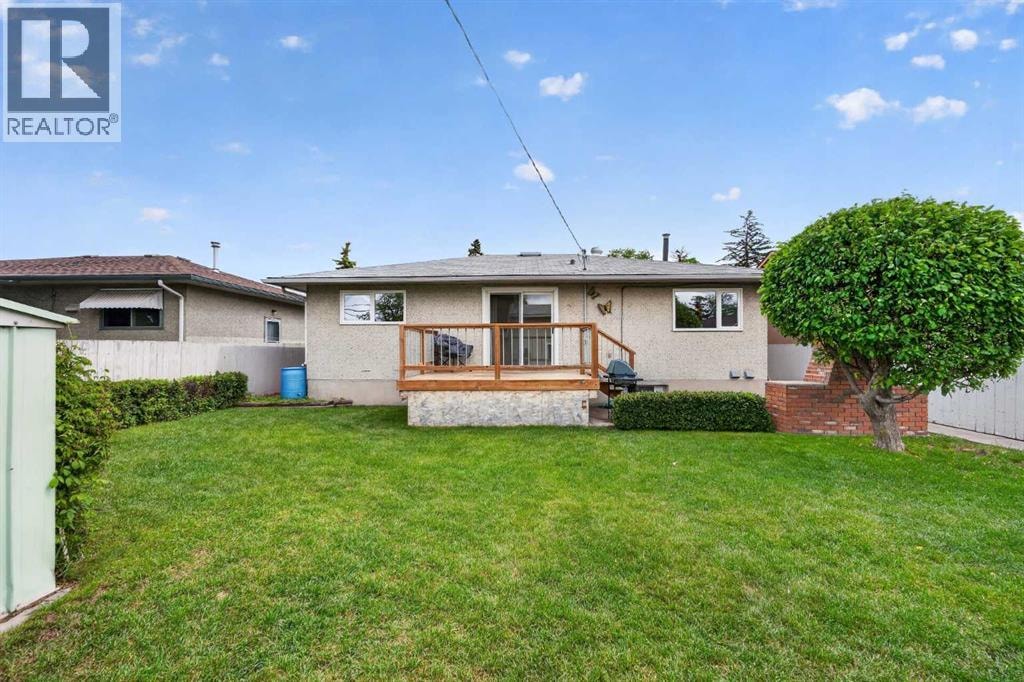 7435 25 Street SE — photo 40