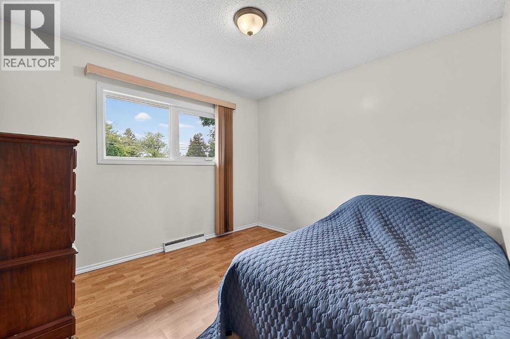 7435 25 Street SE — photo 12