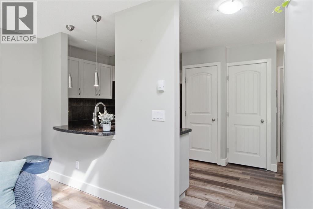 10, 215 Village Terrace SW — photo 24