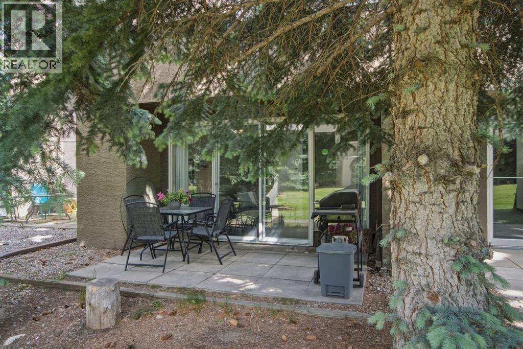 10, 215 Village Terrace SW — photo 29