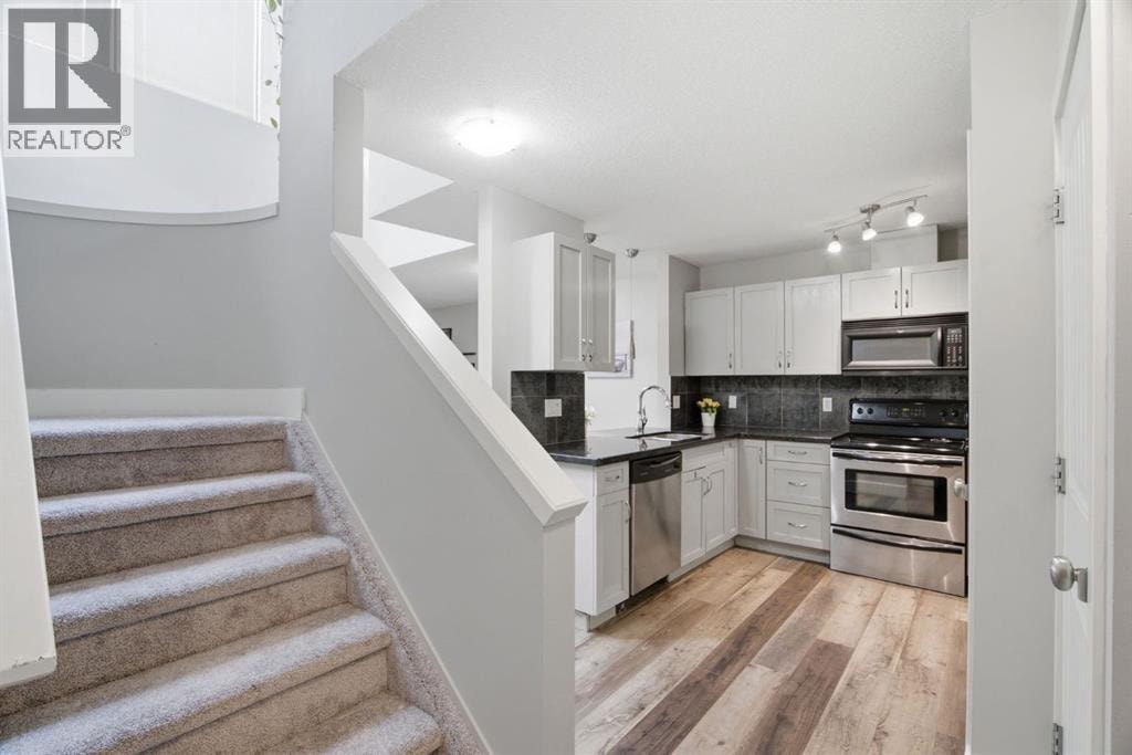 10, 215 Village Terrace SW — photo 5
