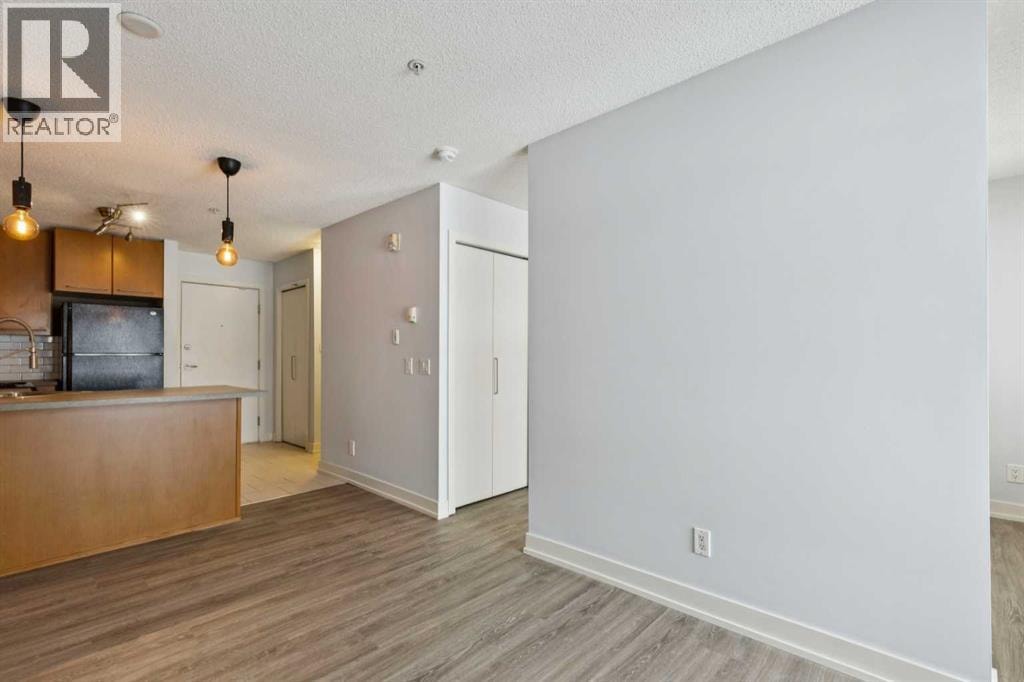 205, 35 Richard Court SW — photo 10