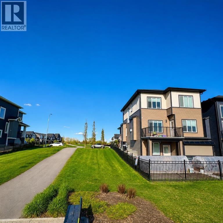 51 Midgrove Drive SW — photo 2