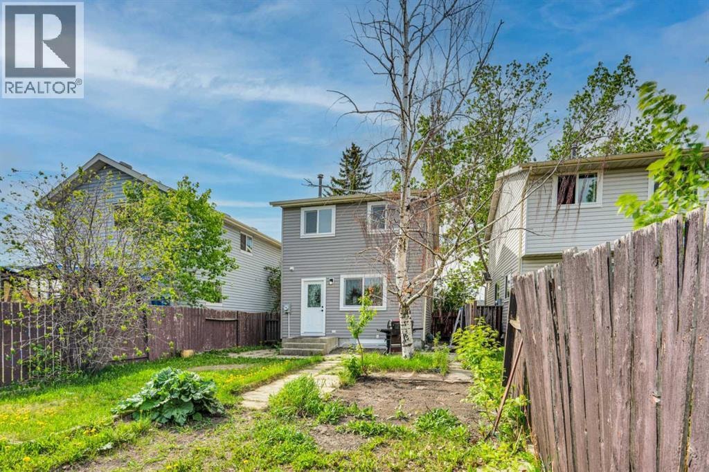 74 Castledale Way NE — photo 40