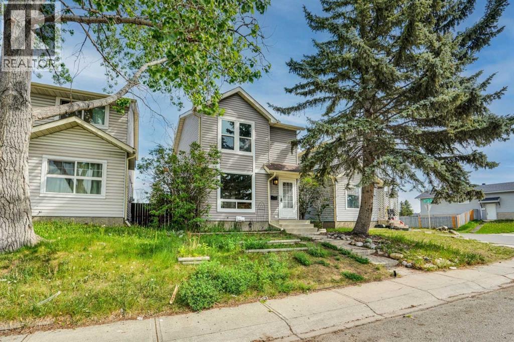 74 Castledale Way NE — photo 2