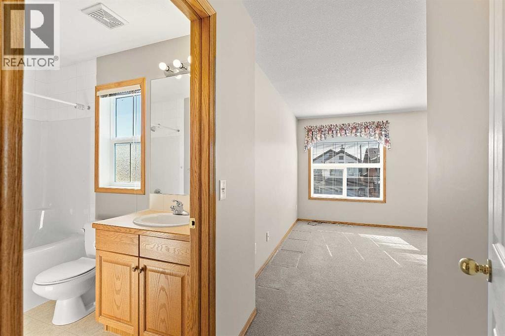 126 Saddleridge Close NE — photo 32