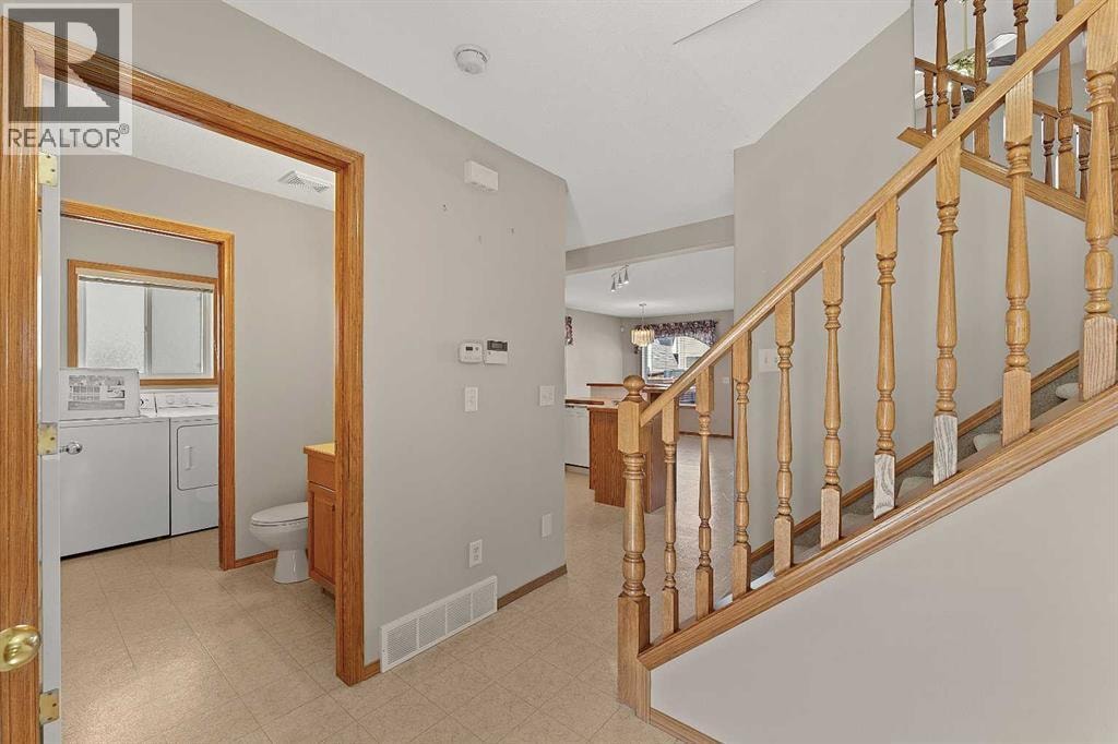 126 Saddleridge Close NE — photo 3