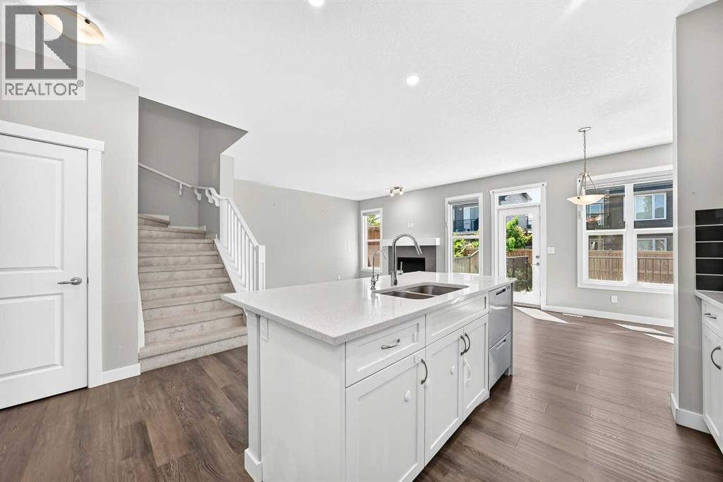 110 Crestbrook Way SW — photo 11