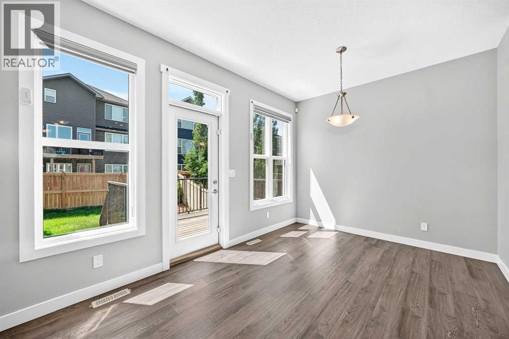 110 Crestbrook Way SW — photo 14