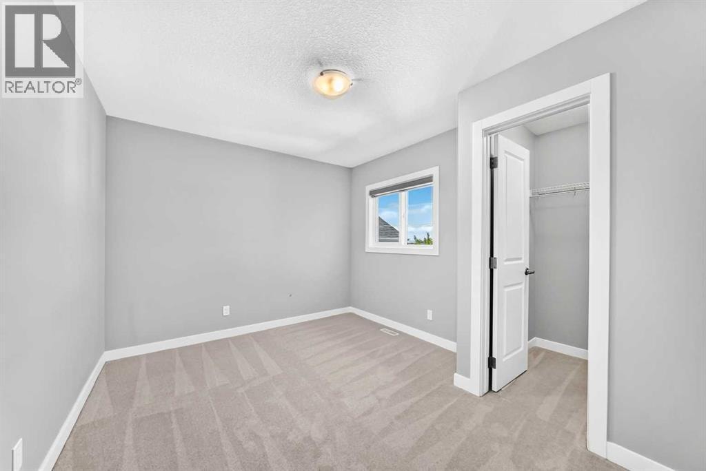 110 Crestbrook Way SW — photo 36